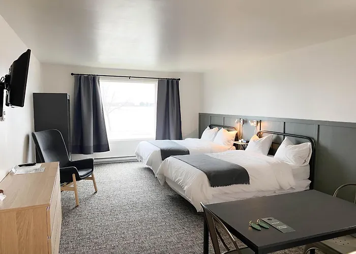 The Bayview Motel - Fort Frances, On - Lakeside Motel